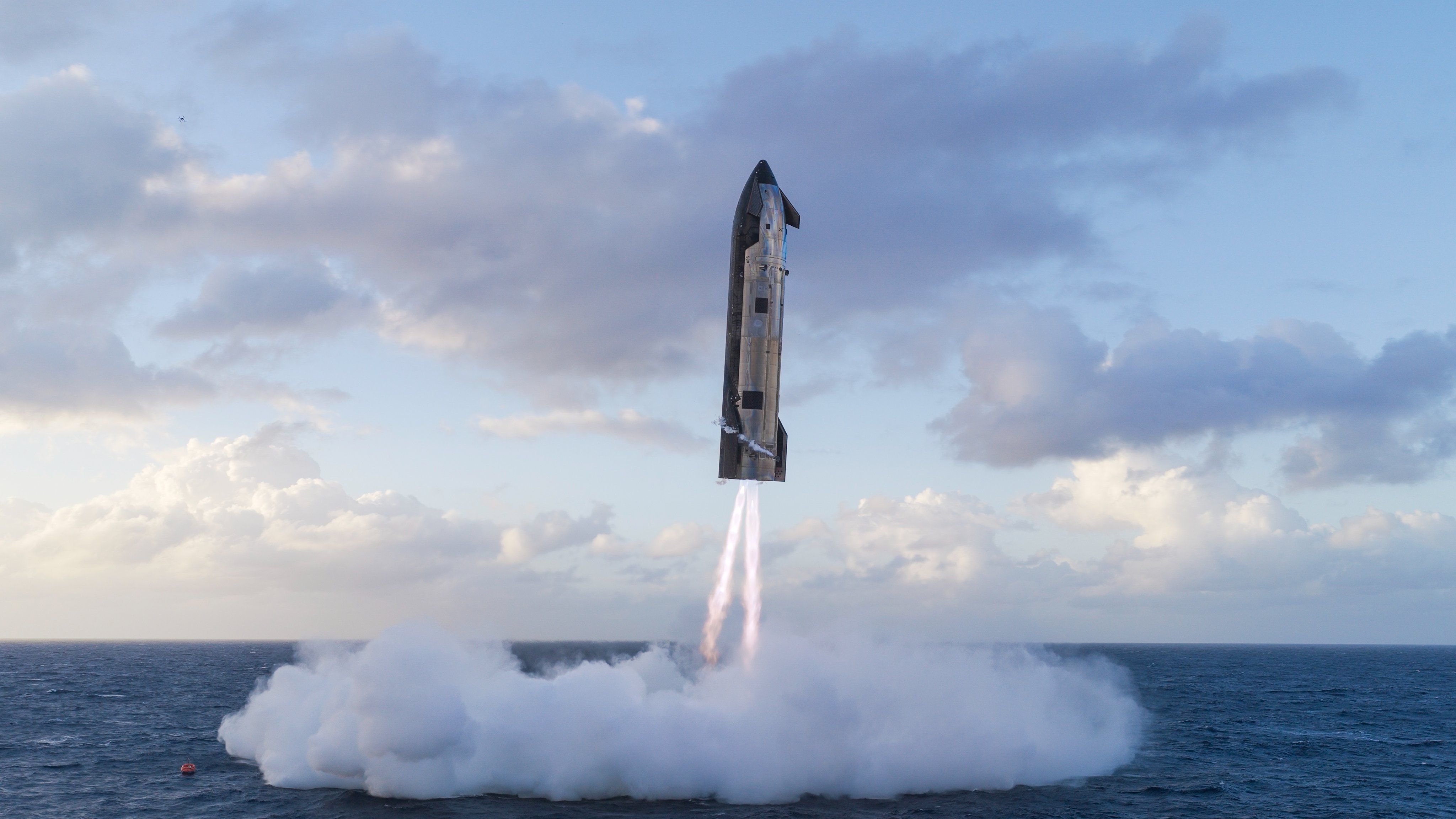 SpaceX Starship V3 under full power during its final landing burn in the Indian Ocean.